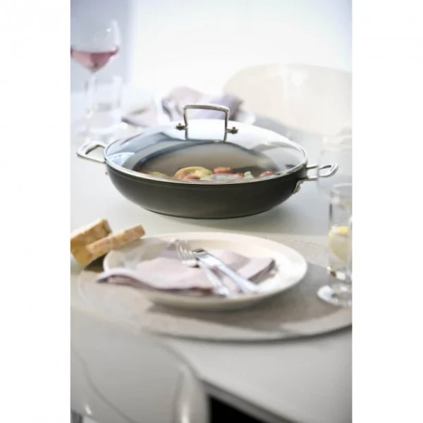 Sauteuse Provençale 30 cm Anti-Adhérente avec couvercle Les Forgées Le Creuset magasin paris 4