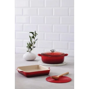 Set Cocotte 24 Cm, Plat à Gratin 23 Cm Et Dessous De Plat Cerise Le Creuset soldes en ligne 6